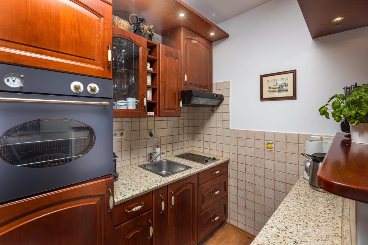 Bonihome Apartments Punat Bagian luar foto