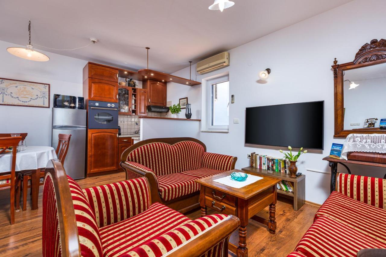 Bonihome Apartments Punat Bagian luar foto