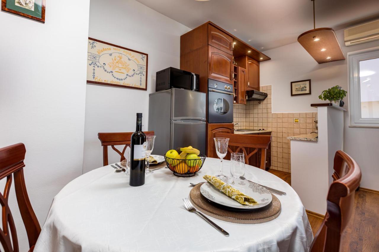 Bonihome Apartments Punat Bagian luar foto