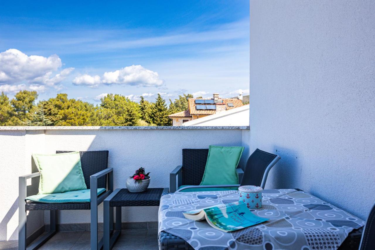 Bonihome Apartments Punat Bagian luar foto
