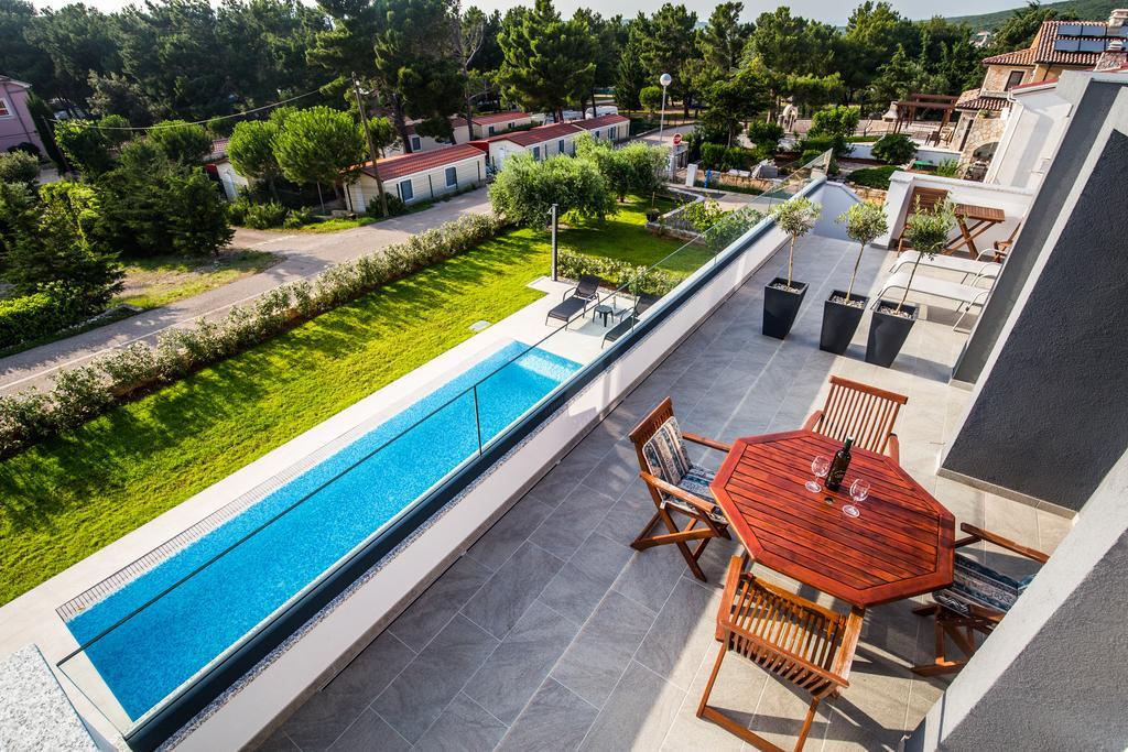 Bonihome Apartments Punat Bagian luar foto